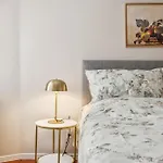 Apartament Location - Steps From Tivoli & Nyhavn *