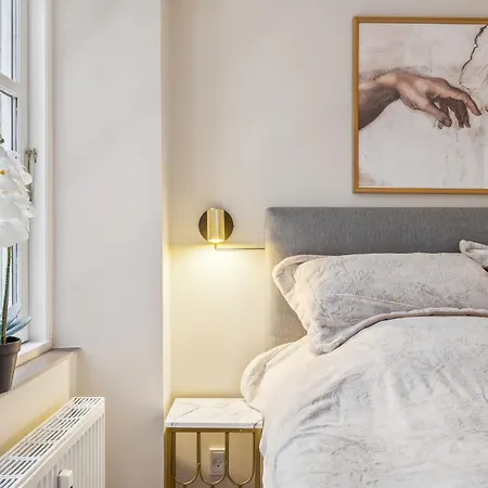 Apartament Location - Steps From Tivoli & Nyhavn *