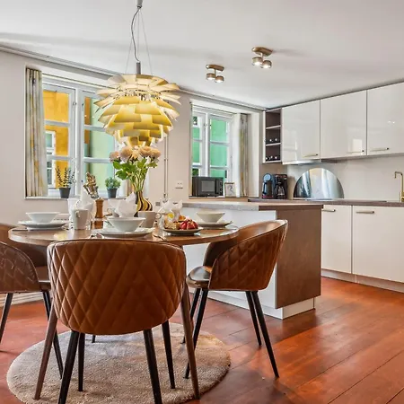 Location - Steps From Tivoli & Nyhavn Apartament Kopenhaga