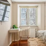 Location - Steps From Tivoli & Nyhavn