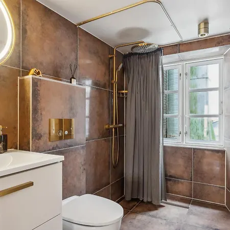 Location - Steps From Tivoli & Nyhavn Appartement