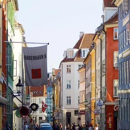 Location - Steps From Tivoli & Nyhavn קופנהגן