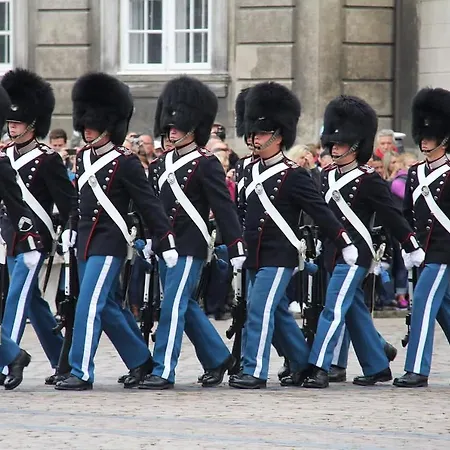 Location - Steps From Tivoli & Nyhavn